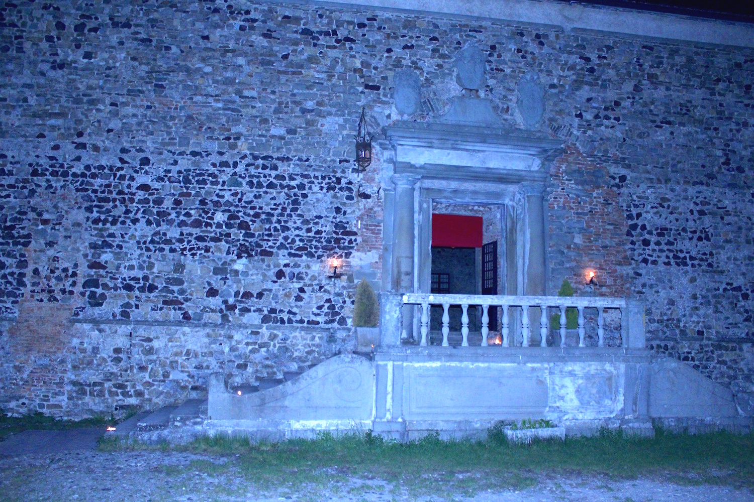 interni castello di Bardi, piazza d'arme